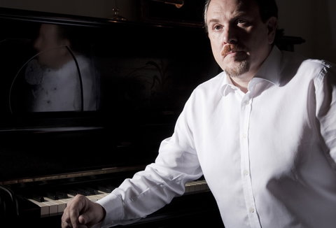 Photo illustrating a concert - event Czech Chamber Music Society • Franco Vassallo