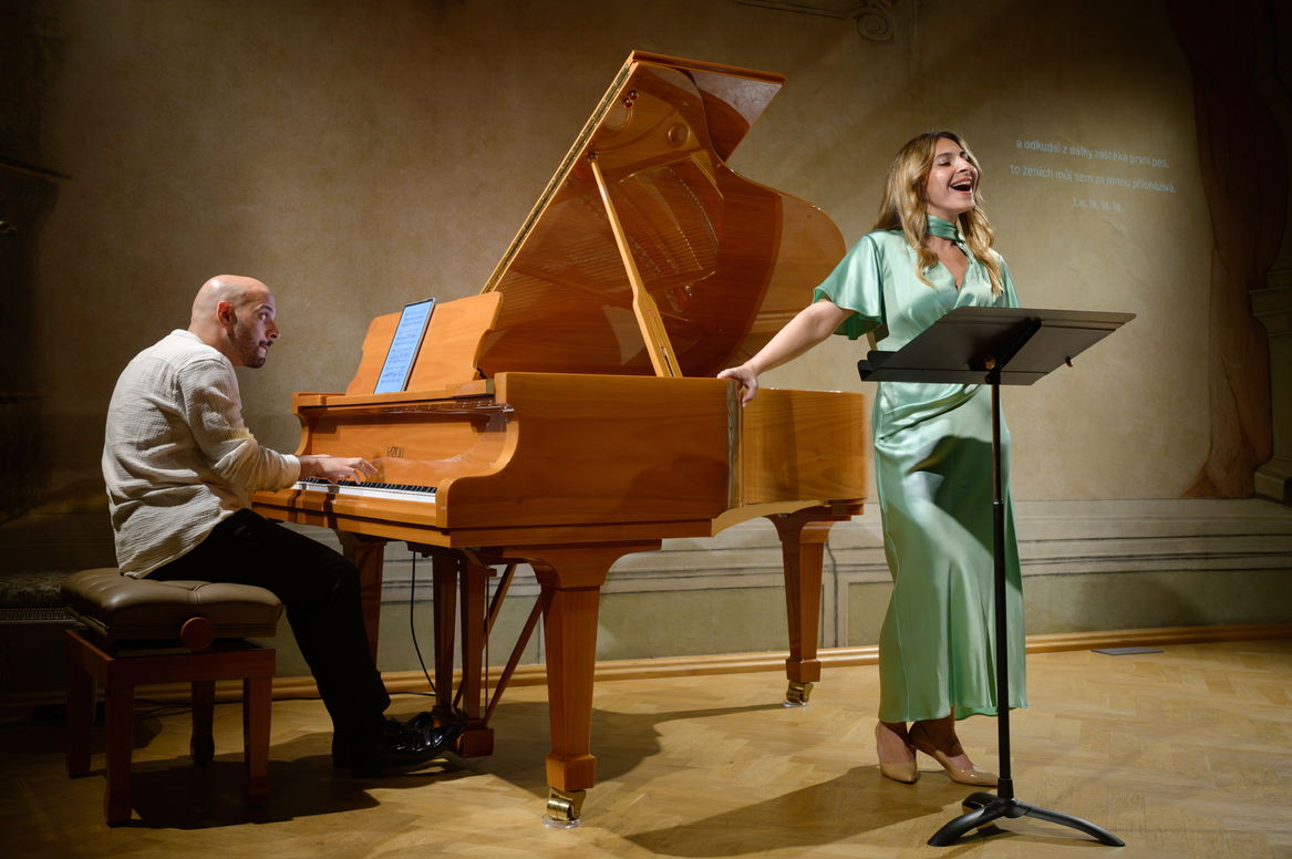  Klasika o čtvrté Ivo Kahánek uvádí Bellu Adamovou a Ahmada Hedara