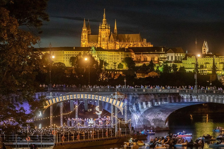 Česká filharmonie na Vltavě