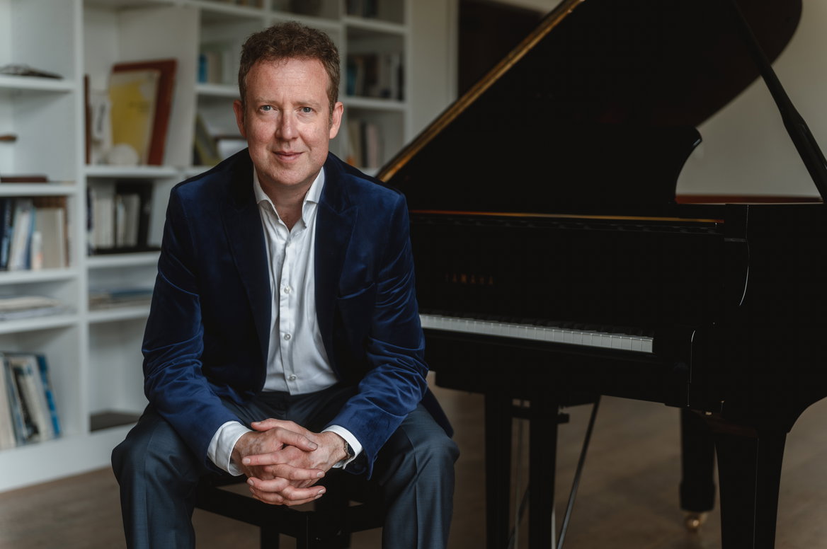  Sam Haywood, piano: Grieg, Beethoven, Chopin, Poulíčková