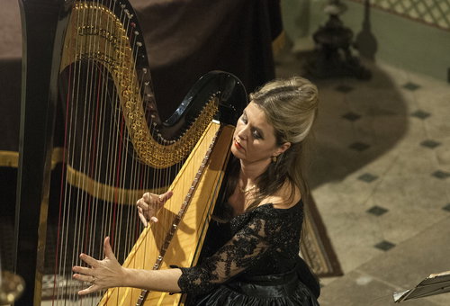 Photo illustrating a concert - event Englichová, Veverka Czech Chamber Music Society