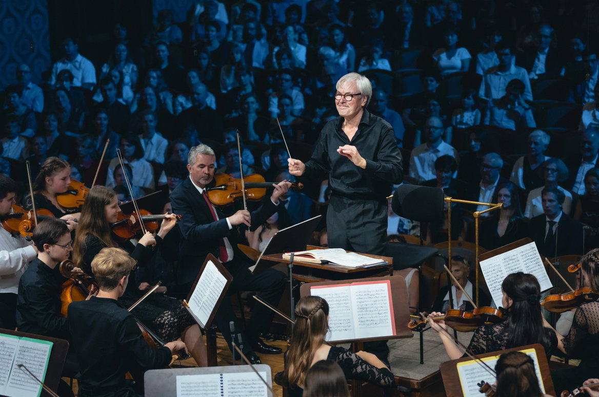  Společný orchestr žáků základních uměleckých škol a hráčů České filharmonie