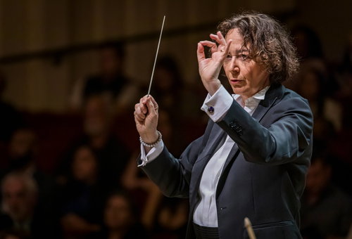 Photo illustrating a concert - event Nathalie Stutzmann Czech Philharmonic