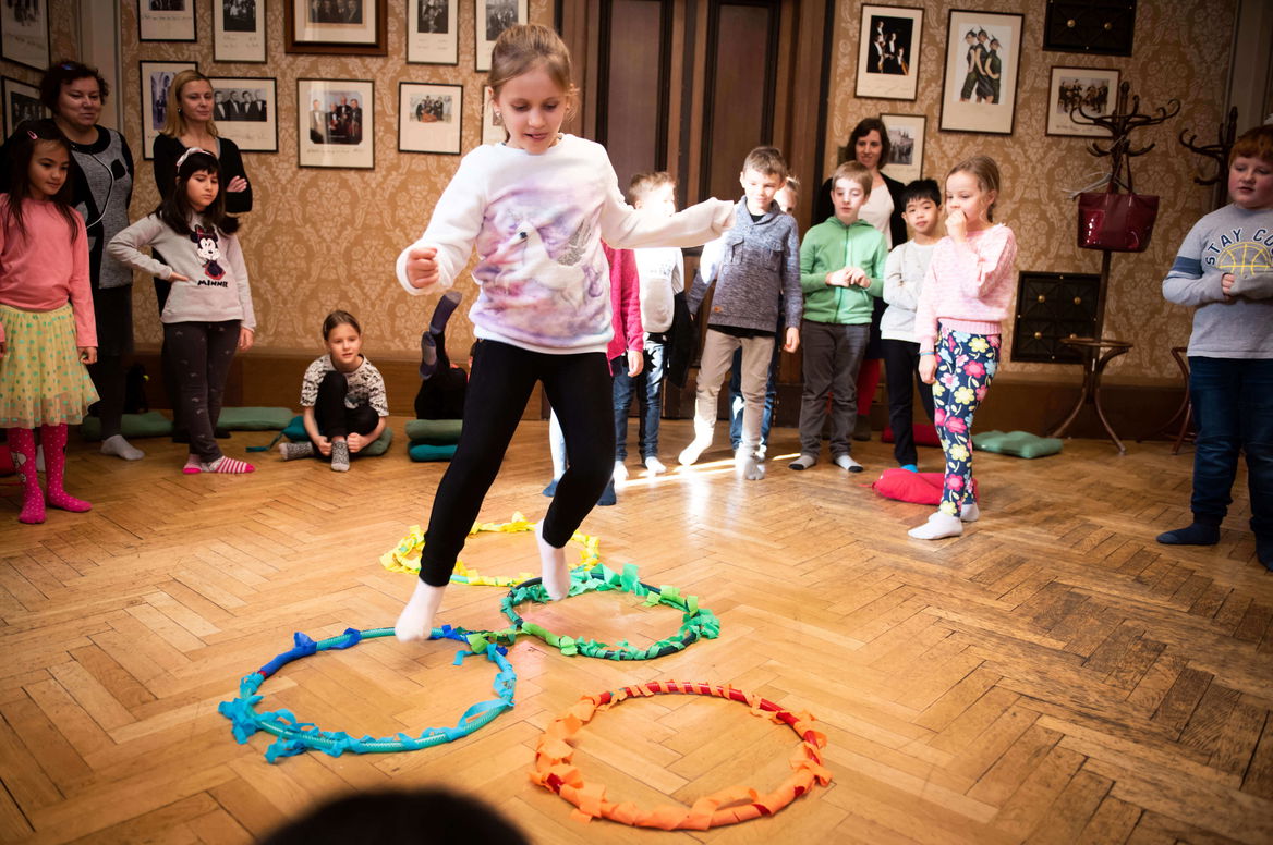  Fašánek aneb Rozpustilé lidové zvyky pro celý rok Cinkylinky jeřabinky