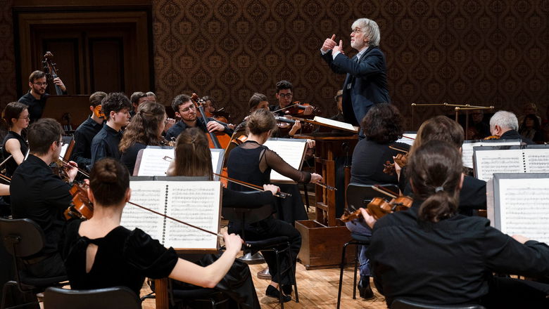 Photo illustrating the event Czech Philharmonic • Giovanni Antonini