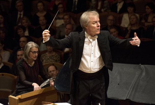 Photo illustrating a concert - event David Robertson Czech Philharmonic