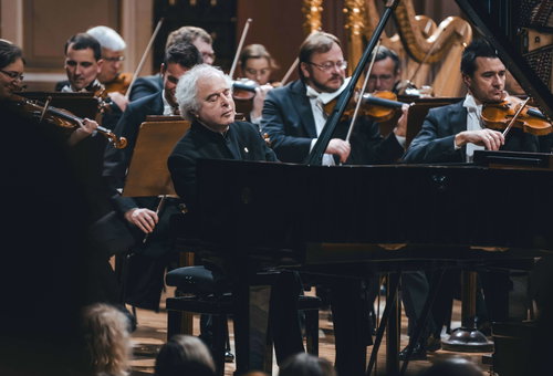 Photo illustrating a concert - event András Schiff Czech Chamber Music Society