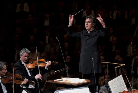 Photo illustrating a concert - event Czech Philharmonic Tomáš Netopil