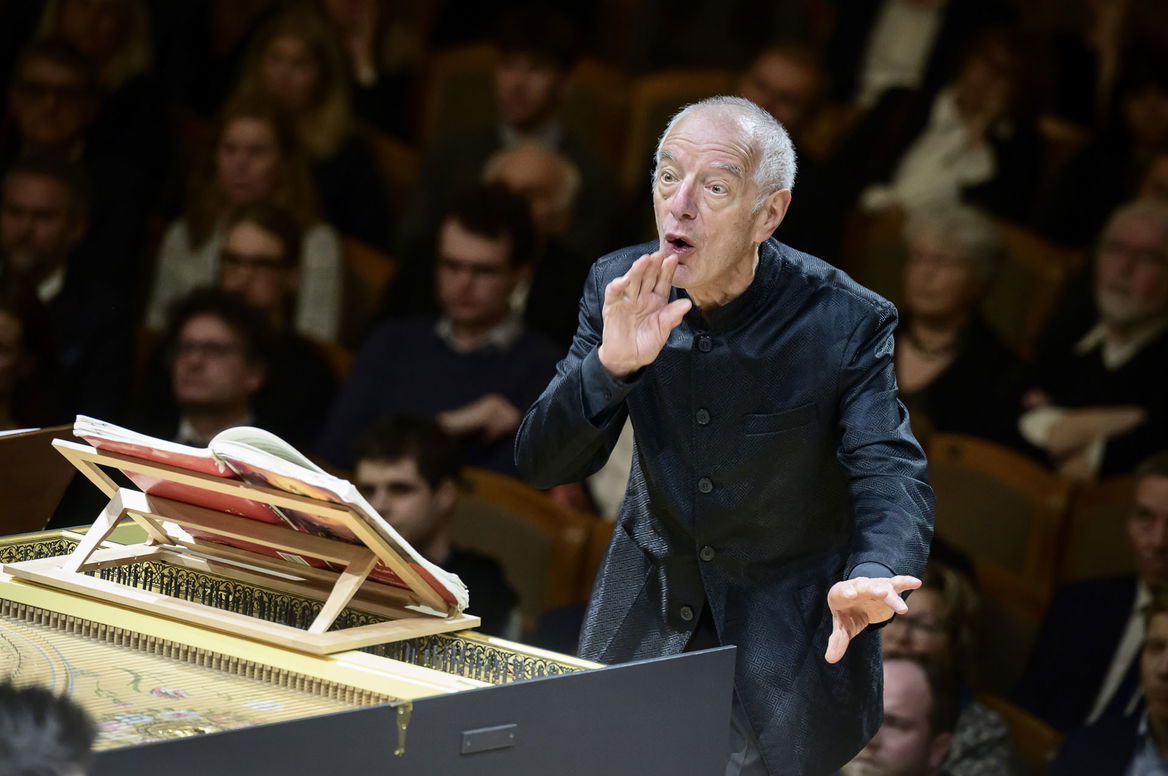  Czech Philharmonic Nicholas Kraemer