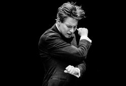 Photo illustrating a concert - event Czech Philharmonic, Mäkelä & Tamestit • Prague Spring 2023