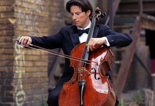 Photo illustrating a concert - event Daniel Müller-Schott Prague Philharmonia