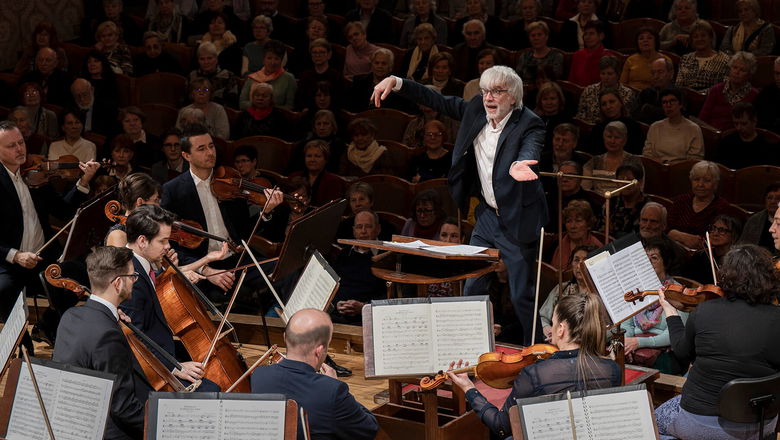 Photo illustrating the event Czech Philharmonic • Giovanni Antonini