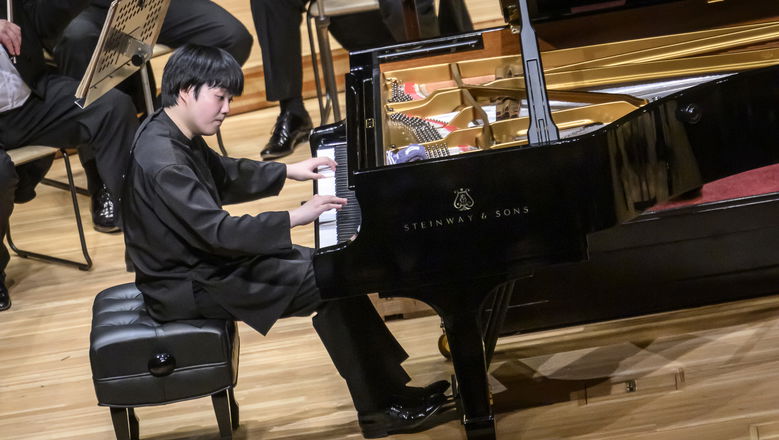 Photo illustrating the event Czech Philharmonic • Mao Fujita