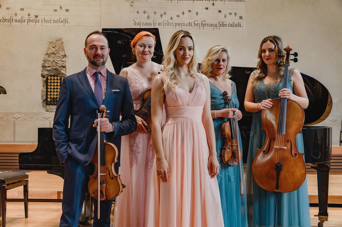  Music of COLDPLAY Klavírní recitál se smyčcovým kvintetem