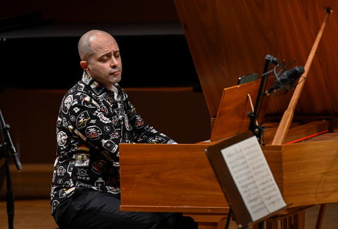 Photo illustrating a concert - event Czech Chamber Music Society Mahan Esfahani & Hille Perl