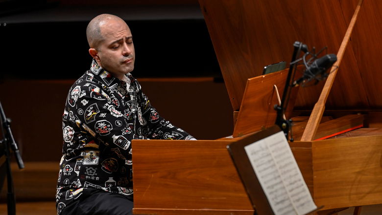 Photo illustrating the event Czech Chamber Music Society • Mahan Esfahani & Hille Perl