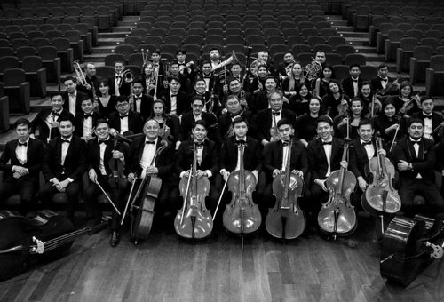 Photo illustrating a concert - event  Sounds from the world: the beauty and the colors of the music