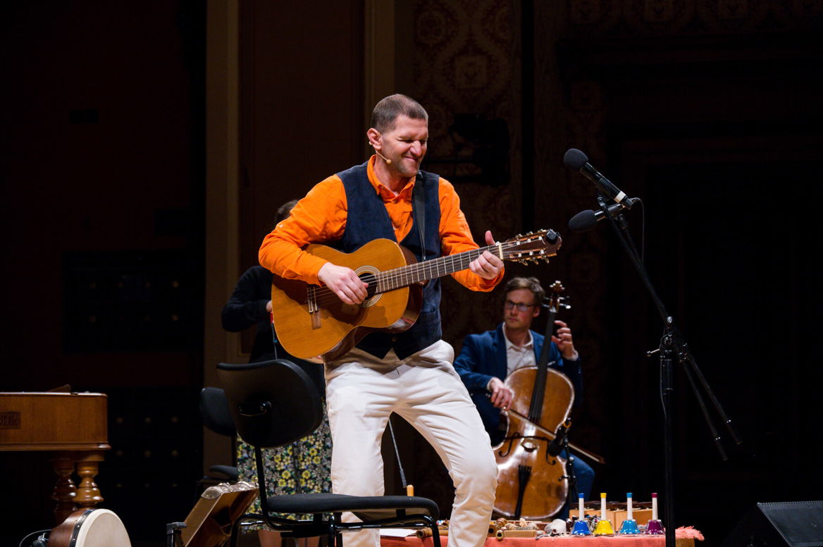  Holiday among the Notes