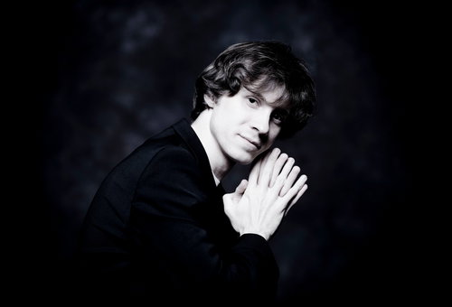 Photo illustrating a concert - event Rafał Blechacz Dvořák Prague Festival