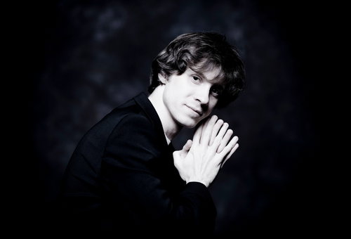 Photo illustrating a concert - event Rafał Blechacz Dvořák Prague Festival
