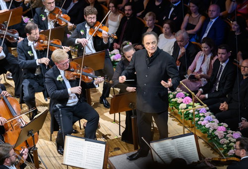 Photo illustrating a concert - event Charles Dutoit Czech Philharmonic