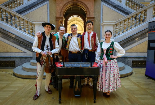 Photo illustrating a concert - event  Musicians, What Are You Doing?