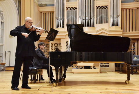 Photo illustrating a concert - event Czech Chamber Music Society Matoušek, Sekera