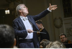 Photo illustrating a concert - event Smetana Litomyšl Festival • David Robertson