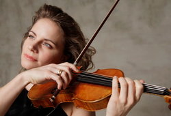 Fotografie ilustrujicí koncert - událost Česká filharmonie, Jakub Hrůša, Julia Fischer • Dvořákova Praha