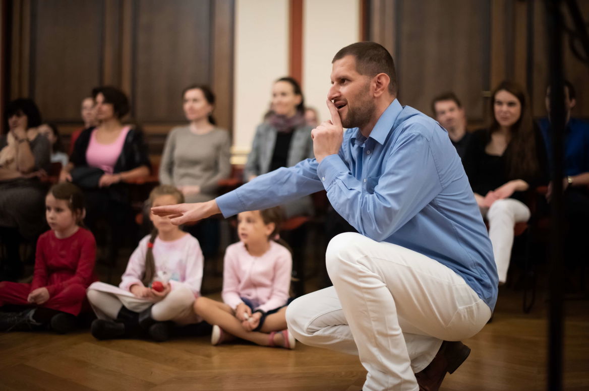  100 Minutes among the Tones