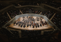 Fotografie ilustrujicí koncert - událost Česká filharmonie • Hamburk