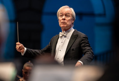 Fotografie ilustrujicí koncert - událost David Robertson Česká filharmonie
