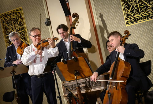 Fotografie ilustrujicí koncert - událost ČESKÉ VÁNOCE Cimbálová muzika České filhamonie