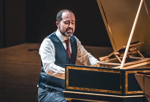 Photo illustrating a concert - event Mahan Esfahani Czech Chamber Music Society