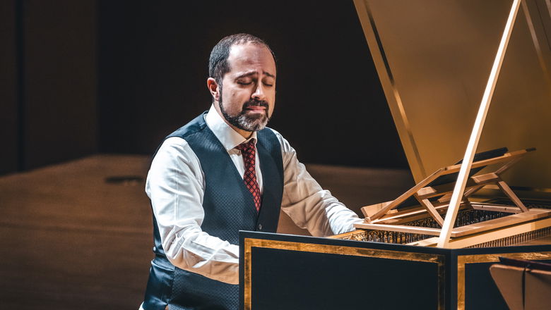 Photo illustrating the event Czech Chamber Music Society • Mahan Esfahani
