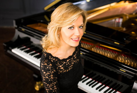 Photo illustrating a concert - event Czech Chamber Music Society • Olga Kern