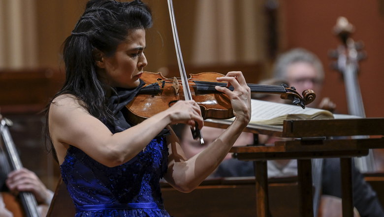 Photo illustrating the event Czech Philharmonic • Karen Gomyo