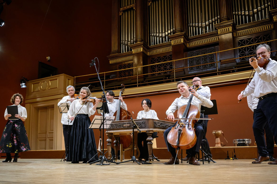  Czech Philharmonic Cimbalom Ensemble and Martha Issová