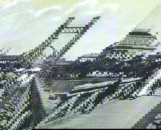 Řetězová lávka. Z Klárova na Staré Město a zase nazpátek