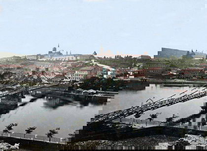 Rudolfova lávka v Praze u Rudolfina na historické fotografii