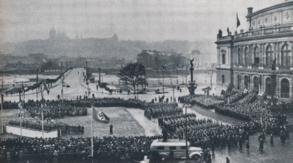 Položení základního kamene pomníku W. A. Mozarta před Rudolfinem 5. prosince 1941