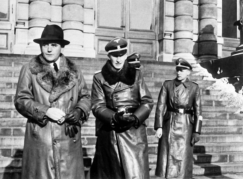  speer-a-heydrich-pred-rudolfinem-1.jpg