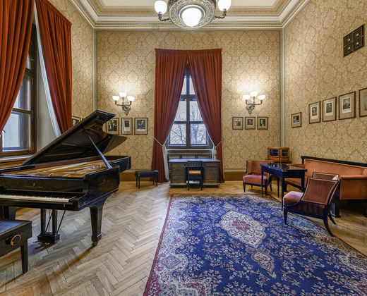 To Find the Right Cloakroom. Rudolfinum Lounges Have New Names