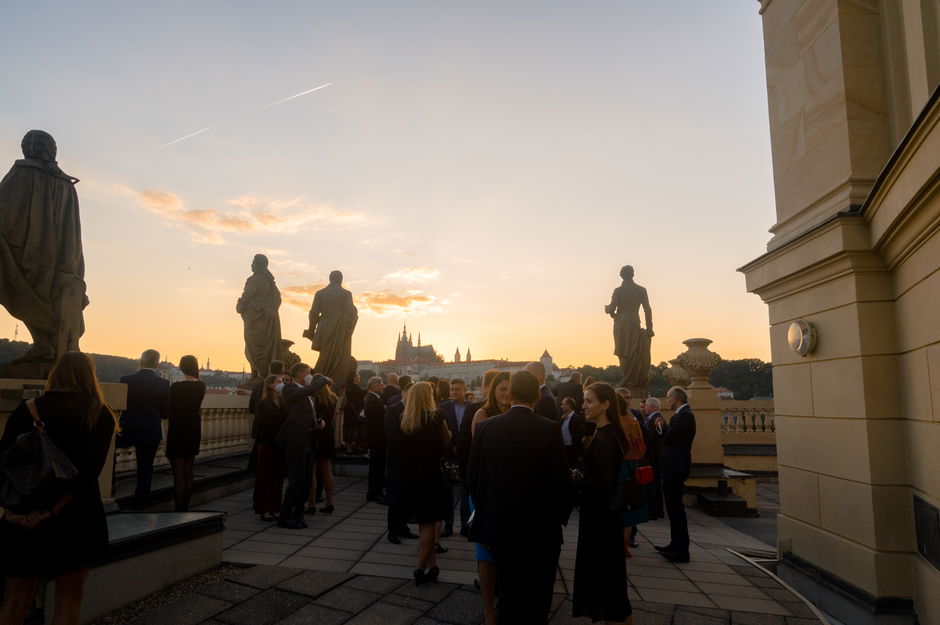 Terrace for all. Rudolfinum is taking steps towards an ambitious renovation